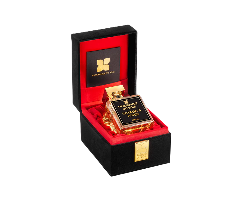 immagine della bottiglia del profumo voyage à paris di fragrance du bois